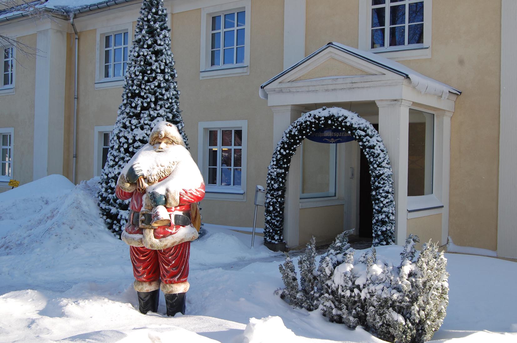 Werksverkauf-Krebs-Glas-Lauscha-im-WinterPEDCY5qlT37Cs
